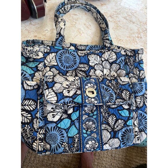 Vera Bradley Floral Quilted Tote Bag With Pockets & Button Closure-note flaw han - Picture 13 of 13